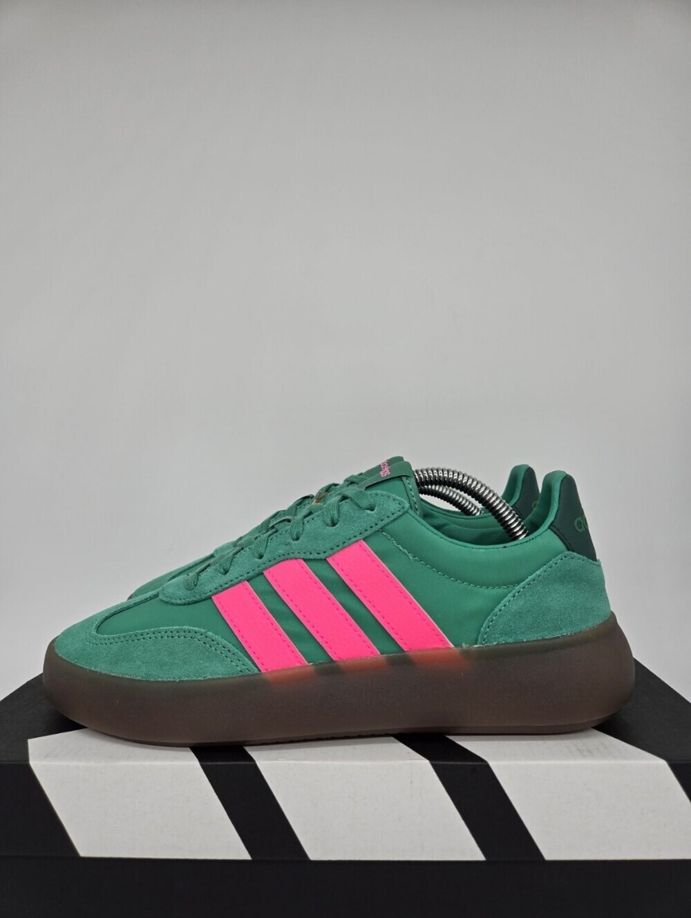 adidas Women's Barreda Decode JR3540 Semi Court Green Lucid Pink Shoes Size 6